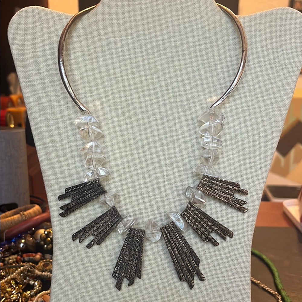 Vintage Deco Elegant Silver and Black Necklace